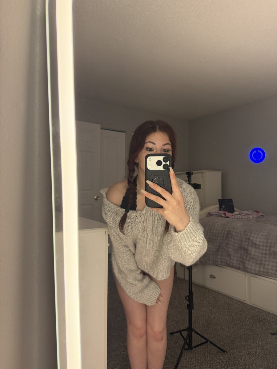 Poppy Applegate tweet media