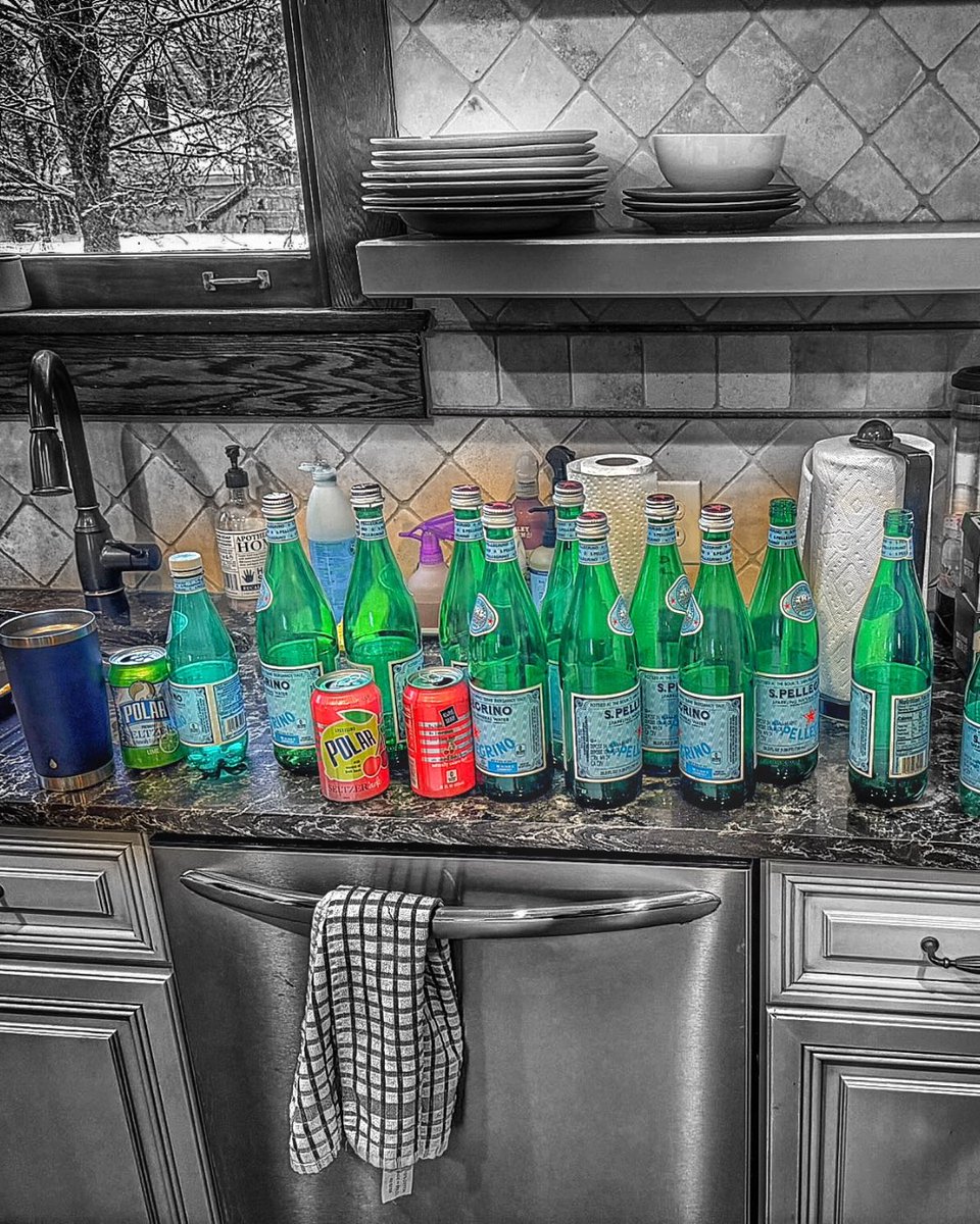DavidAdamMonroe's tweet photo. One day of hydration for one person doing 3.5 hours of elliptical and a workday of vocals. https://t.co/BixDJXDFyJ