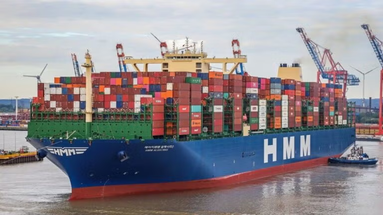 You're Getting Deported 🛫👋🏴󠁧󠁢󠁥󠁮󠁧󠁿🇬🇧 tweet media