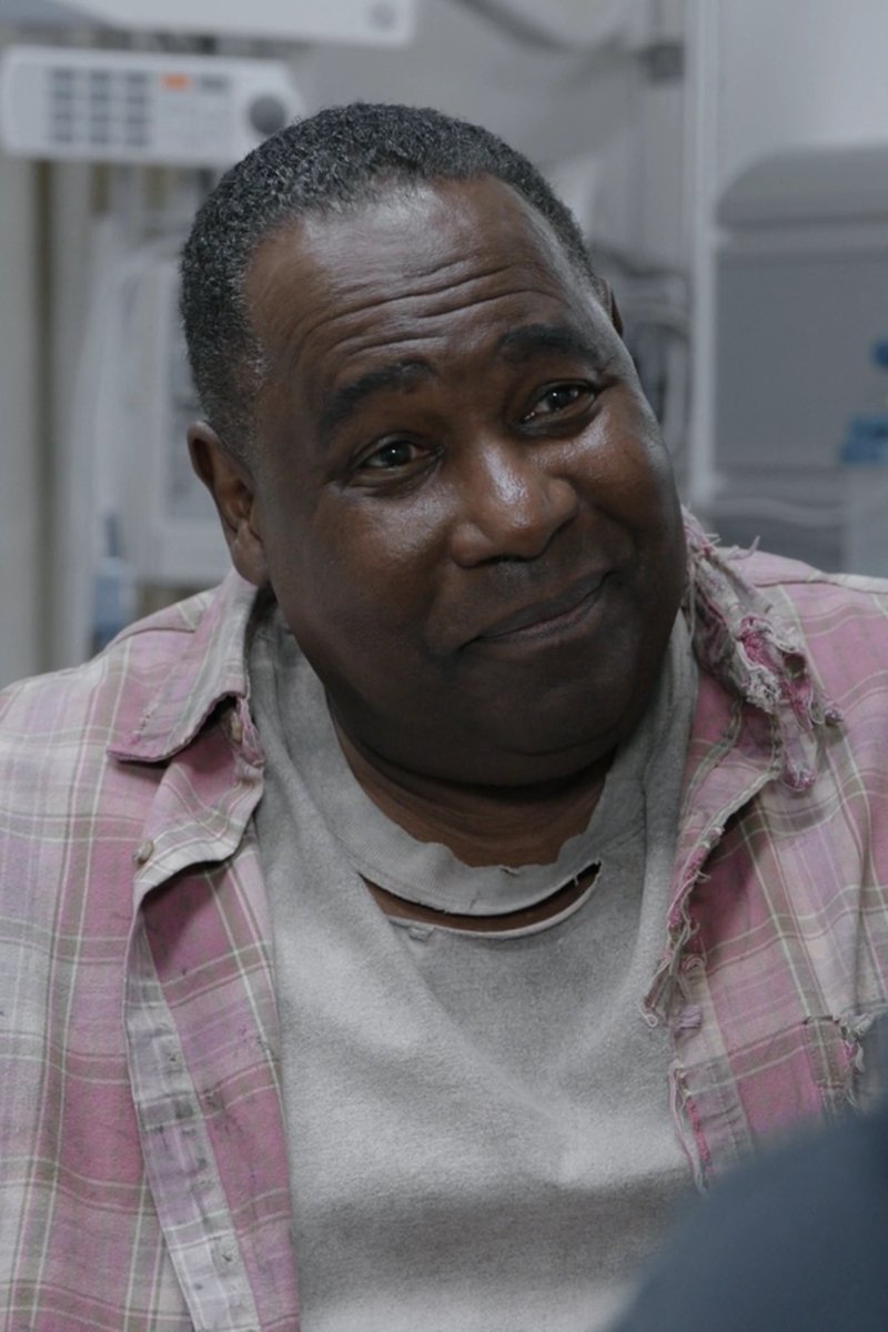 We saw 3 different forms of male depression on The Pitt this season. One tries to mass his depression out through working, the other eating and last drinking. Out of the three only 1 was suicidal because working too much can’t kill u 🥹🥹🥹🥹🥹🥹🥹