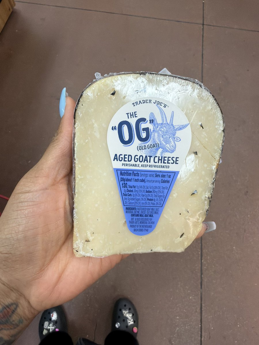 adds to cart* 💳🛍️🛒  #traderjoes #groceryshopping