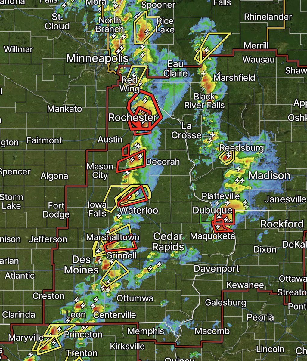 Tornado outbreak in progress in Iowa, Illinois, Wisconsin &amp; Minnesota. Several tornadoes are expected this afternoon into tonight. Make sure you have multiple ways to receive severe weather alerts!

#tornado #weather #wxtwitter #IAwx #MOwx #ILwx #WIwx