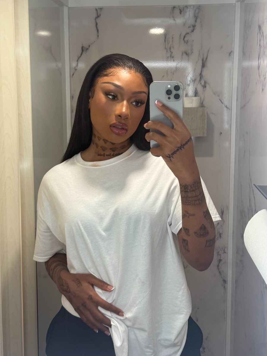 TINA SNOW tweet media