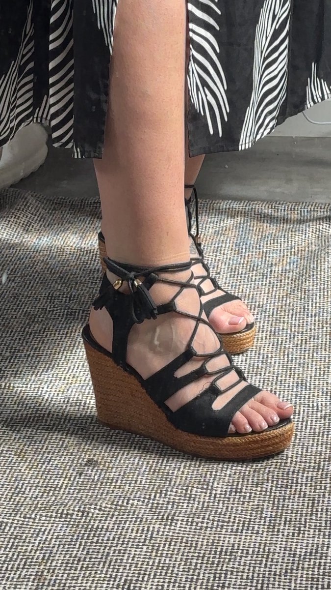 kalitita2's tweet image. Viens les lécher 👅#feetfetısh #feetworshi̇p #pay #milf