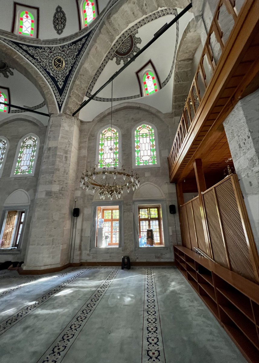 glvural2's tweet photo. Fındıklı Molla Camii “Molla Çelebi” olarak da bilinen Mehmed Vusulî Efendi tarafından Mimar Sinan’a inşa ettirilmiştir...#mosque#turkey https://t.co/NTPdClqDL4