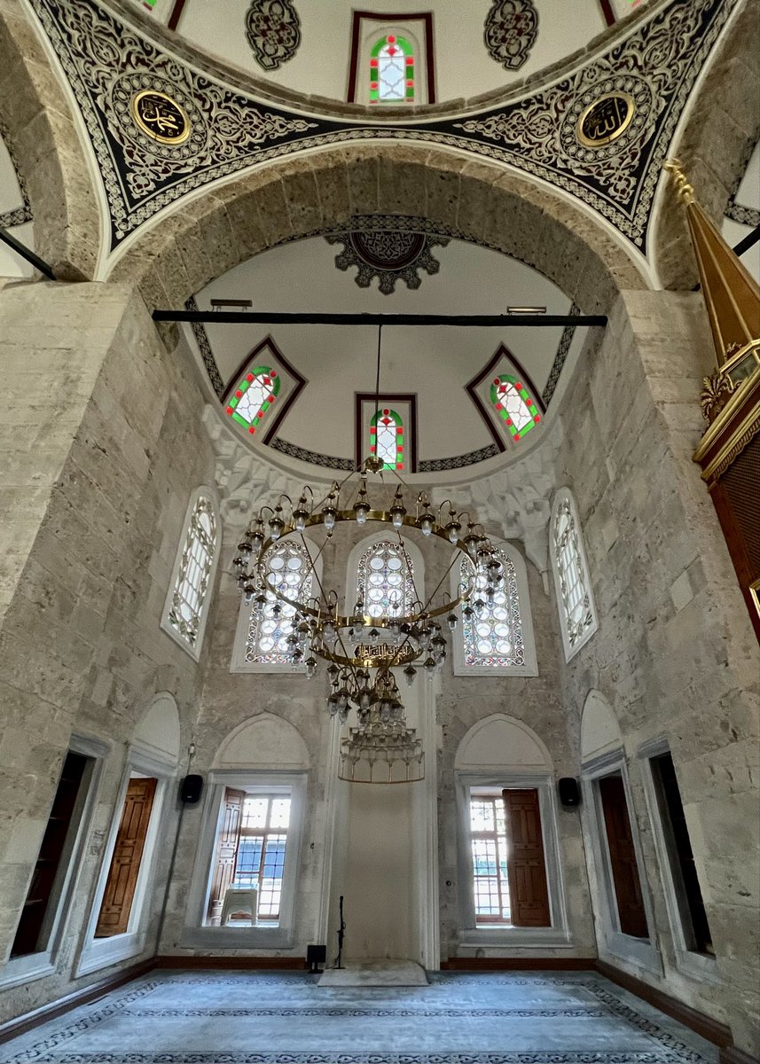 glvural2's tweet photo. Fındıklı Molla Camii “Molla Çelebi” olarak da bilinen Mehmed Vusulî Efendi tarafından Mimar Sinan’a inşa ettirilmiştir...#mosque#turkey https://t.co/NTPdClqDL4