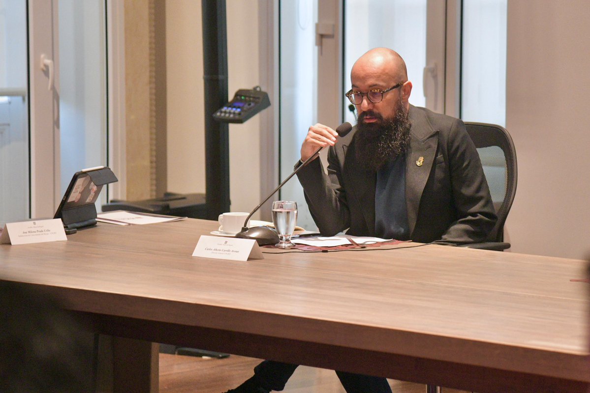 UNGRD's tweet image. Carrillo alerta a Galán por posible fenómeno El Niño y acuerdan medidas para proteger a Bogotá. 

#AEstaHora, el director de la UNGRD, @CarlosCarrilloA, se reúne con el alcalde mayor de Bogotá, @CarlosFGalan; la directora del @IDEAMColombia, @ghisecheverry; y el director del