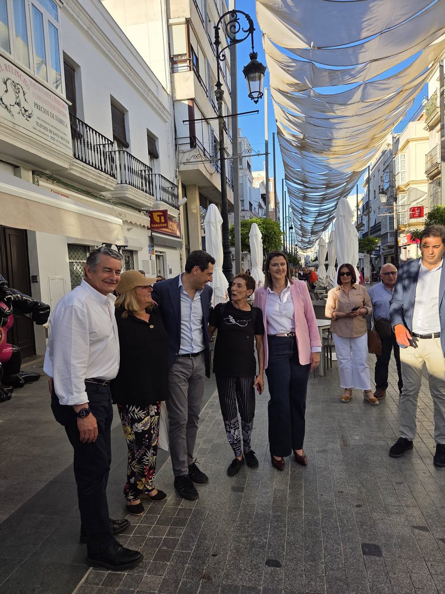 antoniosanz's tweet image. #Sanlúcar nos ha vuelto a regalar su cariño.

Junto a @JuanMa_Moreno, comprobamos que #Andalucía tiene fuerza, ilusión y ganas de seguir creciendo.

Seguimos. 💙
#ConLaFuerzaDeAndalucía
#JuanmaPresidente