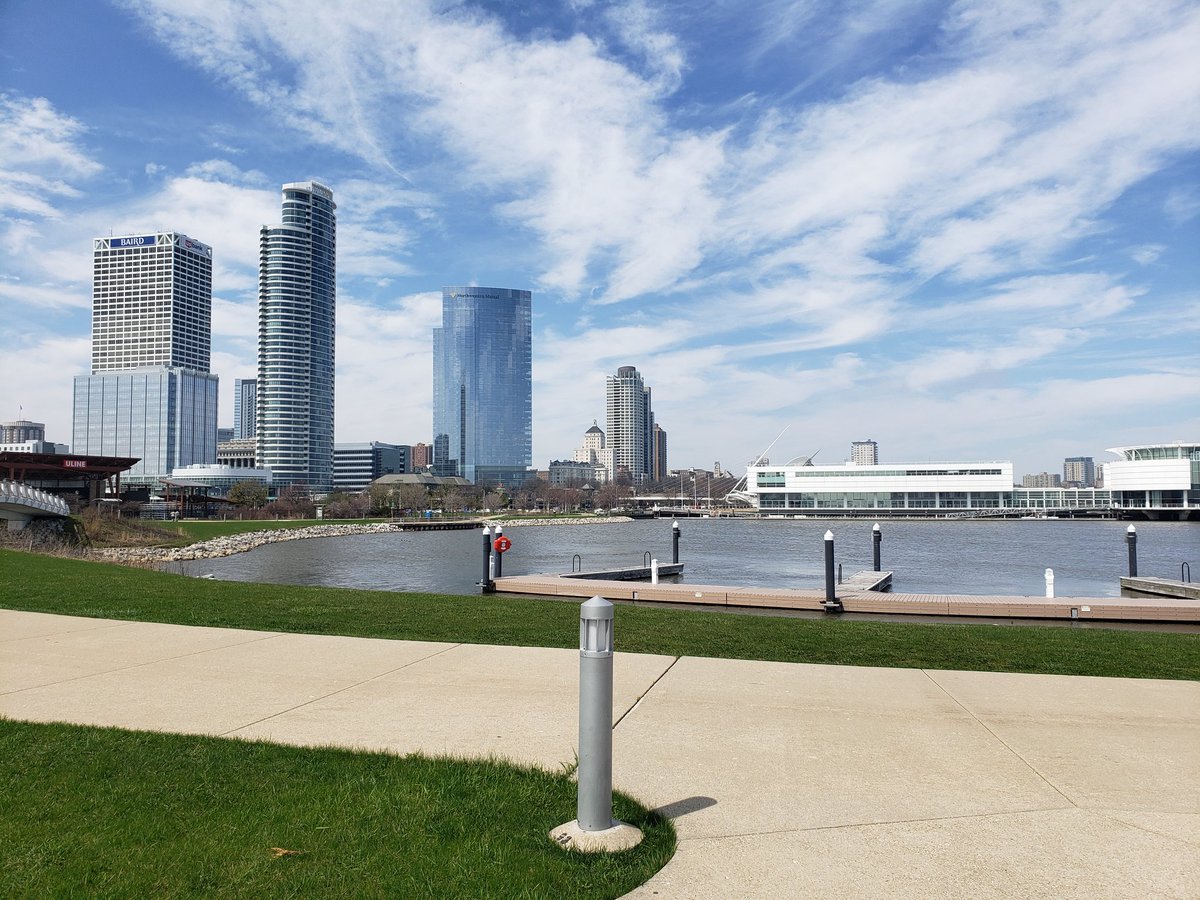 sherwinagain's tweet image. #Milwaukee The only woman I don't mind sharing.
#MKE
#414WEEK 
#Millioke 
#TheGoodLand