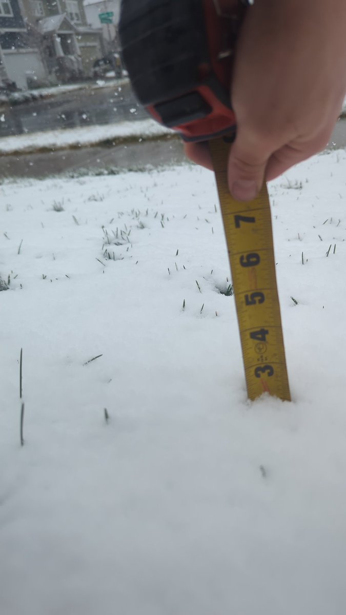RickyBo58277502's tweet image. Very steady snow for East Longmont! Wow! #cowx #snow #cold #weather @kodythewxguy @NWSBoulder @BianchiWeather @CReppWx