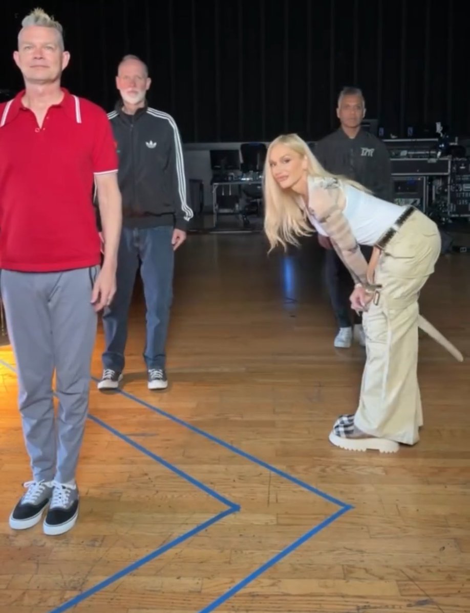 NoDoubtMexico's tweet image. Verlos así de nuevo…  nos llena el corazón. 🥹✨
Después de tantos años, siguen siendo ellos: auténticos, unidos y especiales

#NoDoubt #NoDoubtMexico #LasVegas #GwenStefani #TomDumont #TonyKanal #AdrianYoung.