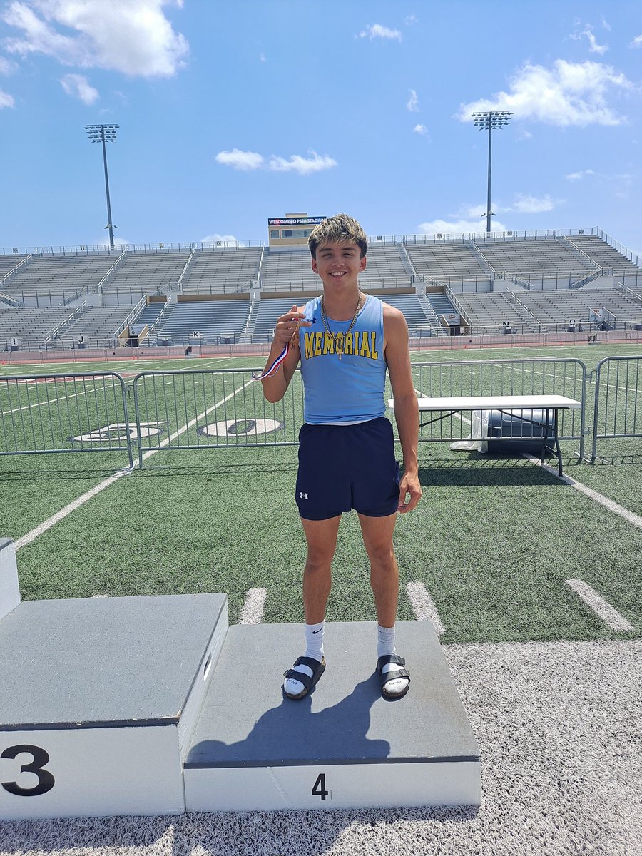 Coachnates2843's tweet photo. Regional qualifier Zarek Garcia! He matched his seasons best of 12’ to get into the regional meet. https://t.co/EYoUyFNWuT