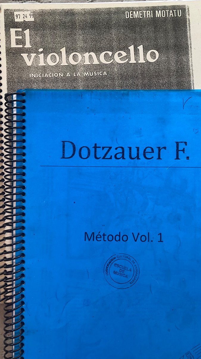 Sharyffy's tweet photo. hola #antofagasta
podrá esto ser útil para alguien? #violoncello #dotzauer https://t.co/GrvAZAy8dC