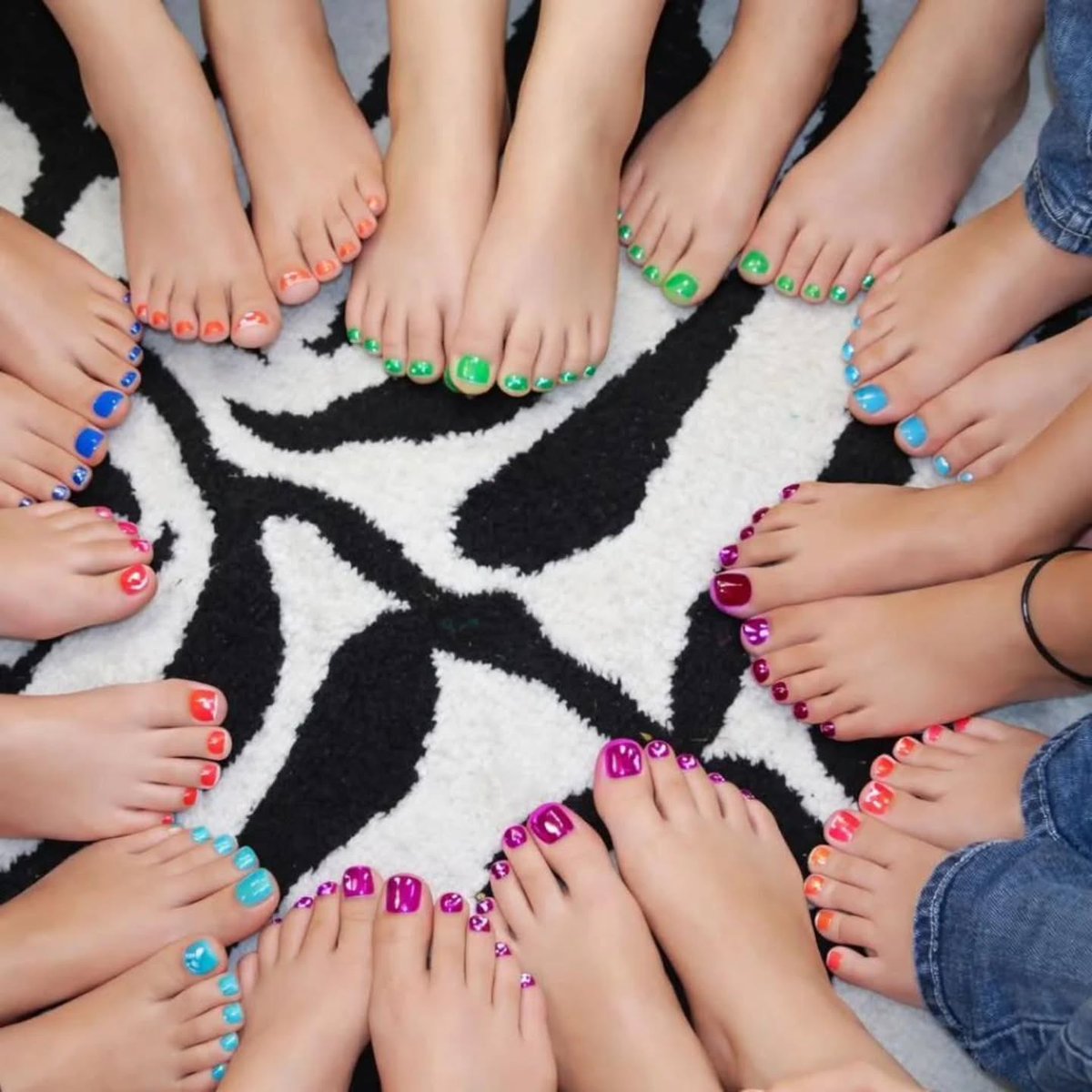 المزيونه tweet media