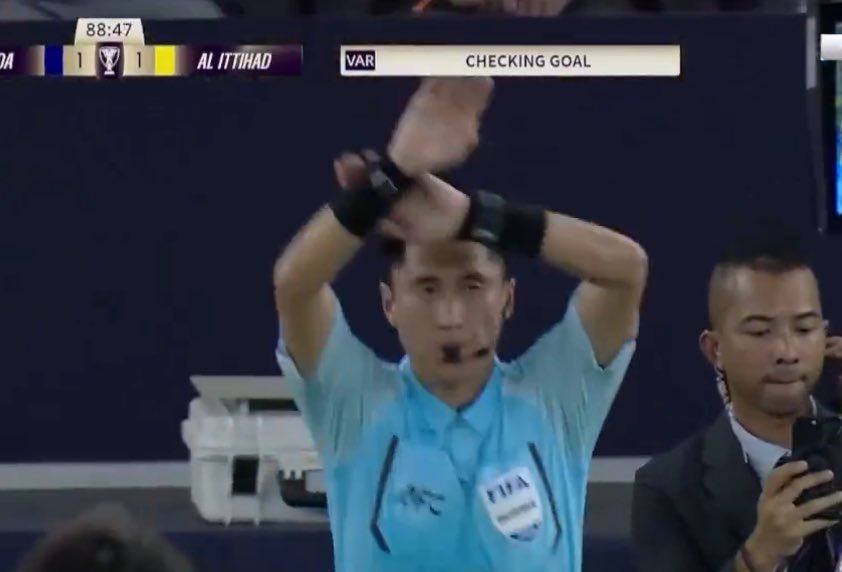 D7mi - T W I X tweet media