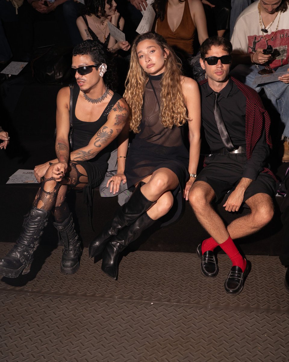 080_bcn_fashion's tweet image. Front row, mirades que defineixen el moment.

#080BarcelonaFashion #080bcnfashionweek #FrontRow