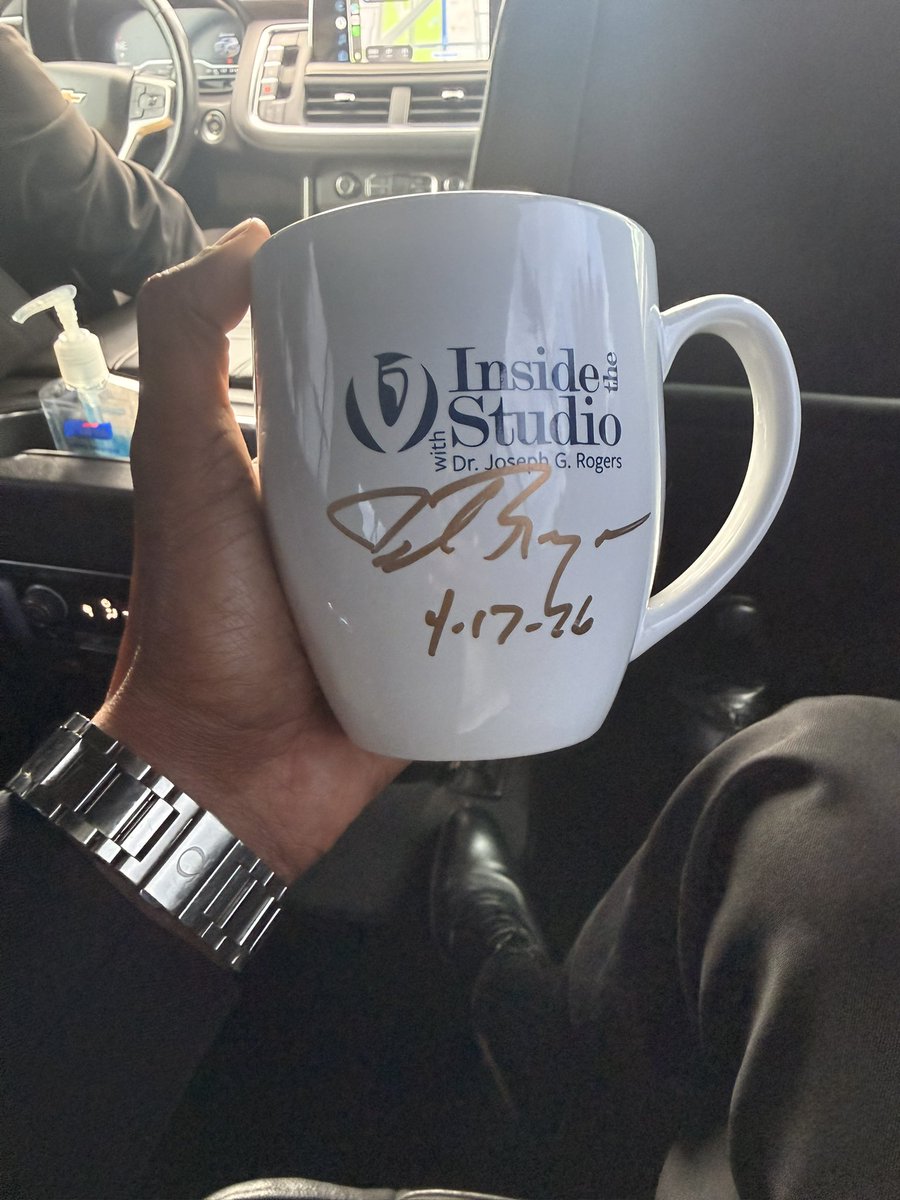SrihariNaiduMD's tweet photo. Had a great time speaking at @Texas_Heart as the 23rd John Lewis Visiting Professor. Even got some time in the studio and made Jason Rodgers sign the mug!  For when he takes over for Katie Couric (inside joke haha). Thanks for the invite! 
@BaylorCardio @SCAI @CBallantyneMD https://t.co/8nFOhesKlh