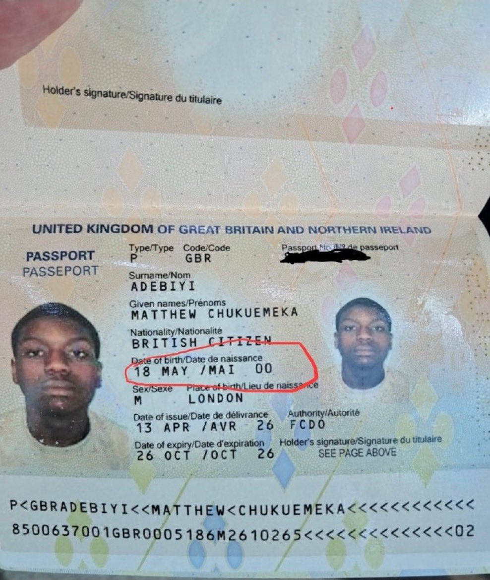 Can someone tell me why the passport posted by the Nigerian Police showing the holder’s photo TWICE on the data page? 🤷🏿
