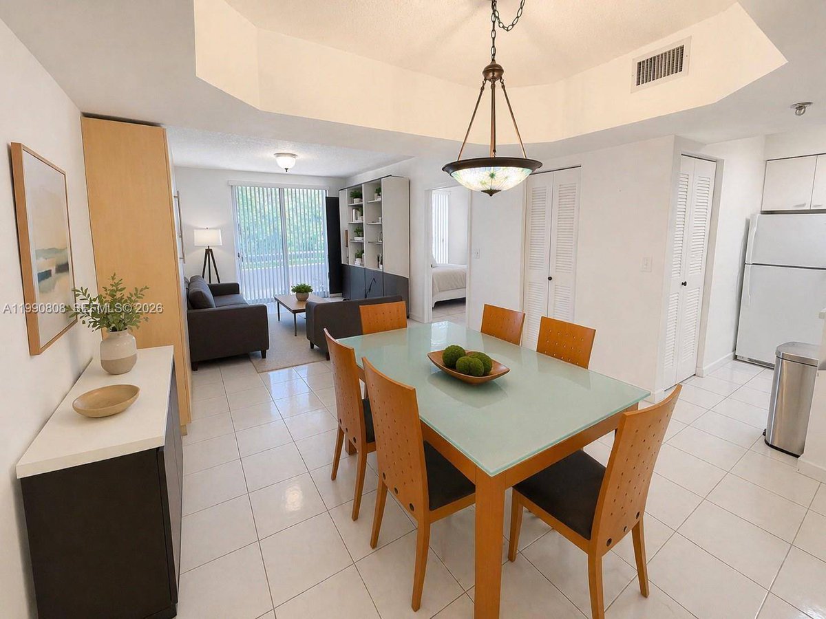 cordigroup's tweet photo. Enjoy a beach lifestyle? ☀️ Discover this charming 1-bed, 1.5-bath condo in Surfside! Spacious bedroom and just steps to the beach, shopping, and amazing local eats. Perfect for living, vacationing, or investing! Explore more: https://t.co/UKH9xPQU5S https://t.co/7X9hngSplN
