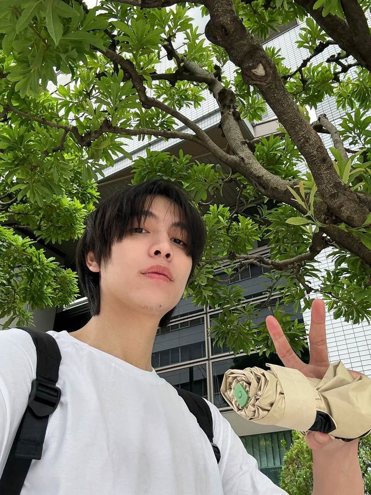 HOURLY FIRST tweet media