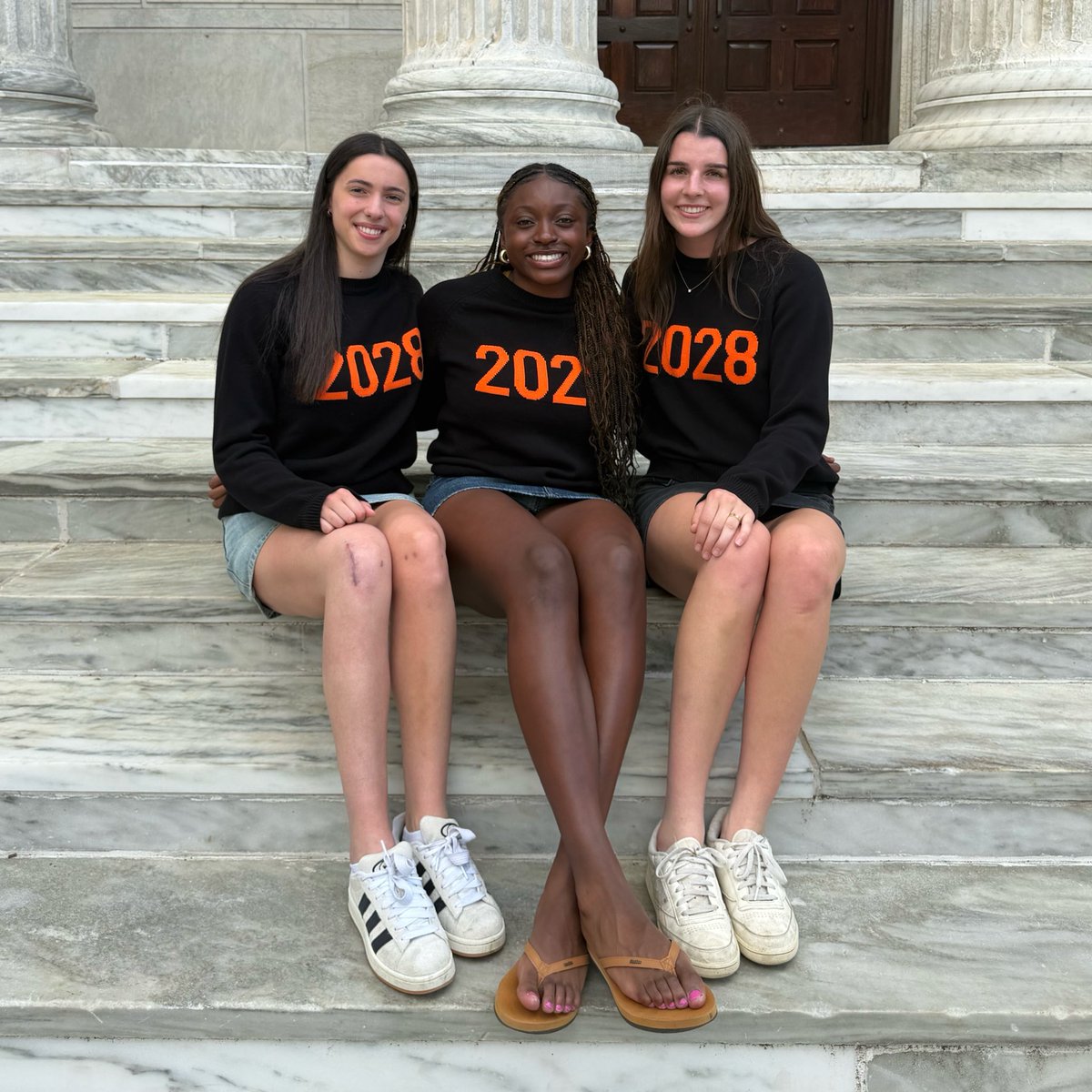 PrincetonWBB's tweet photo. Declaration Day at @princeton! 📝

Congrats to our sophomores on declaring their majors!

@cristinap_3 - Psychology
@nweke_toby - Psychology 
@_emilyeadie_ - SPIA https://t.co/oIEbuRFU0C