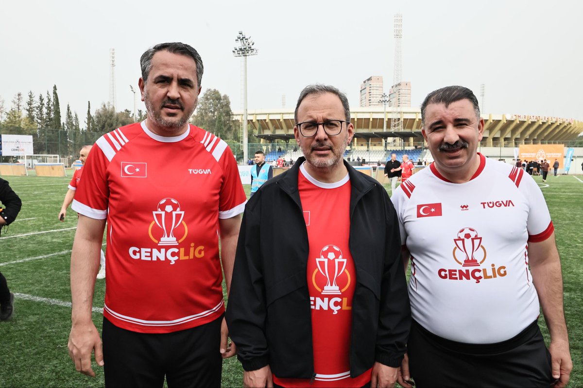 TÜGVA İzmir Liseler Arası Futbol Turnuvası “GençliG” açılış müsabakasında gençlerimizin heyecanına ortak olduk. ⚽️

Önceki dönem Gençlik ve Spor Bakanımız ve İzmir Milletvekilimiz Sn. <a href="/kasapoglu/">Dr. Mehmet Kasapoğlu</a> , İzmir İl Başkanımız <a href="/Bilalsaygili/">Bilal Saygılı</a> İzmir Milletvekilimiz <a href="/yasarkirkpinarr/">YAŞAR KIRKPINAR</a> Konak İlçe