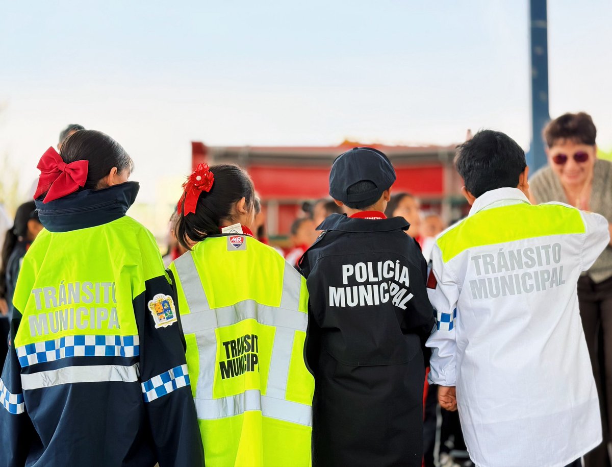 gerardobarrosor's tweet photo. En la escuela primaria Niños Héroes fortalecemos la convivencia y los valores desde la niñez. 

Realizamos actividades con las y los alumnos para promover la unión familiar, la sana convivencia y la prevención.

Seguimos construyendo comunidad desde la raíz. 🫶🏻 https://t.co/6yoVAjBc43