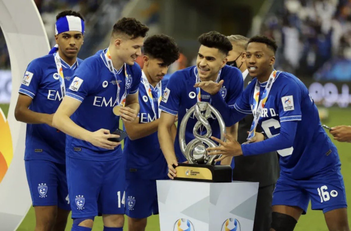 𝐥𝐞𝐨𝐩𝐚𝐫𝐝𝐨💙 tweet media