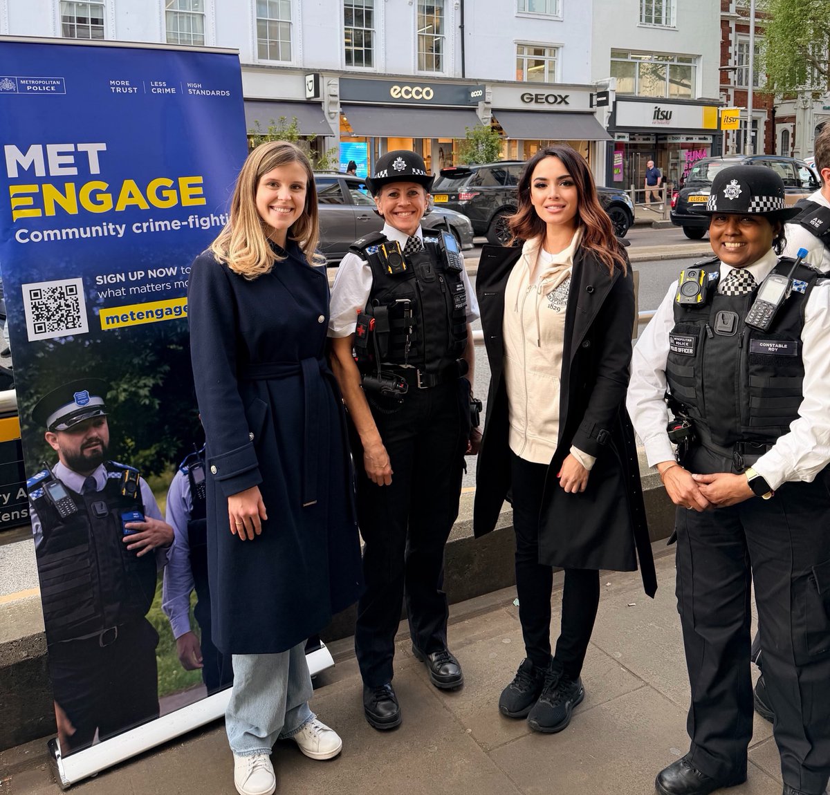 NatachaTannous's tweet photo. Great to spend time with our local #police today — supporting those who keep our community safe. Because safer streets matter. 💙
#nottinghillgate #metpolice #Pembridge #PembridgeWard
📍 High Street Kensington station / Queen‘s Gate Ward.
Promoted by Natacha Tannous Ritchie, 44 Southern Row