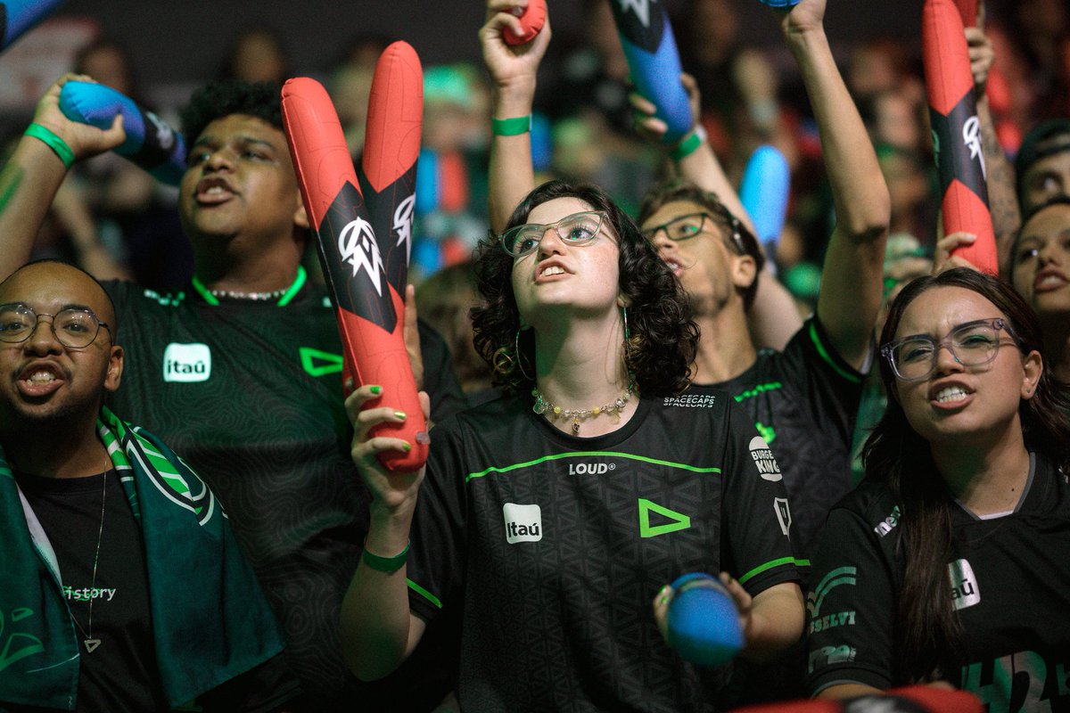 LOUDgg's tweet photo. BORA DE SORTEIO DE INGRESSOS PRO #CBLOL?

Dá um RT e spamma #goLOUD aqui 👇

Vamos distribuir alguns ingressos pra vocês irem assistir a LOUD LOL nesse domingo! 💚 https://t.co/sKTm5MQiSG