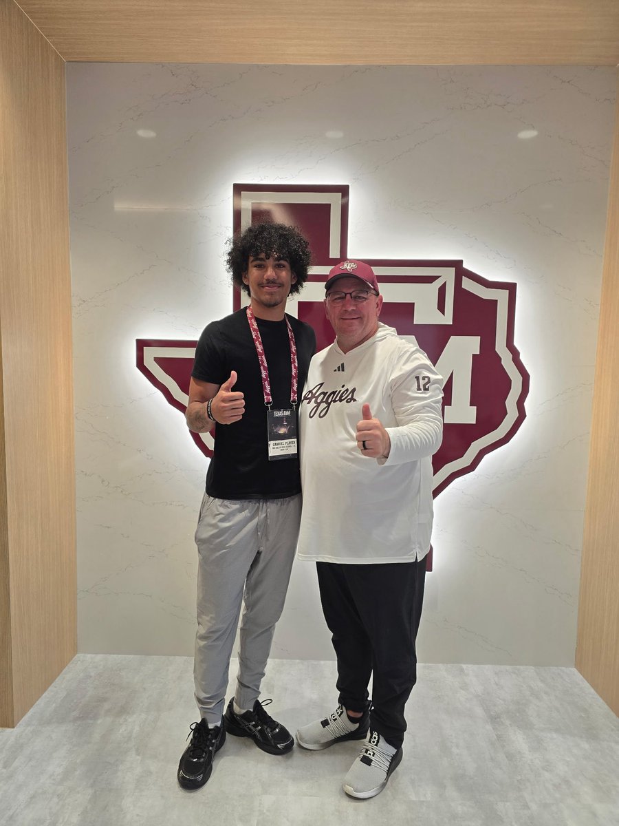 Gig’em 👍🏽 <a href="/ChadSimmons_/">ChadSimmons</a> <a href="/ZBlostein247/">Zach Blostein</a> <a href="/JonSantucci/">Jon Santucci</a> <a href="/adamgorney/">Adam Gorney</a> <a href="/T_WILL4REAL/">Coach T-Will</a> <a href="/CoachMikeElko/">Coach Mike Elko</a> 
<a href="/Coach_E_Rob/">Coach E. Rob</a> #bEGreat #EGscholarshipfactory <a href="/EauGallieHC/">Coach Sands</a> <a href="/MelanieJon21066/">Melanie Jones</a> <a href="/XavierXEL11/">Xavier Lherisse</a>