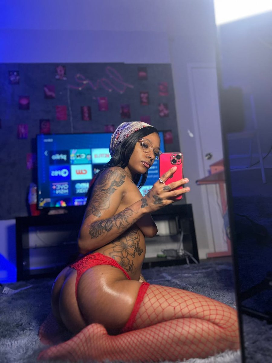 Pretty Cara tweet media