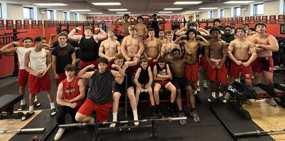 CoachJatkola's tweet image. A fitting ending to one of the most impressive weeks we’ve had in this room!!! 

Strength numbers are at an all time high. 💪🏼 

#FLEXFRIDAY #FAMILY 1-0 48