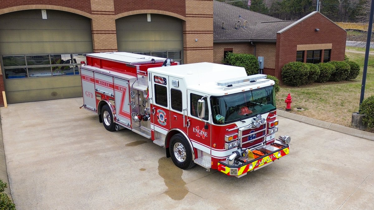 SiddonsMartin's tweet image. Gallatin FD's Engine 14 is a Pierce Enforcer Pumper. We are proud to provide GFD with their frontline apparatus! Thank you GFD for your trust in Siddons-Martin and Pierce!

Video: youtu.be/mVtO6DW8_NA

#SiddonsMartinFamily #PierceMfg #fireengine #SiddonsMartinTN