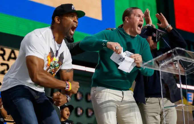 Vortex_Captions tweet media