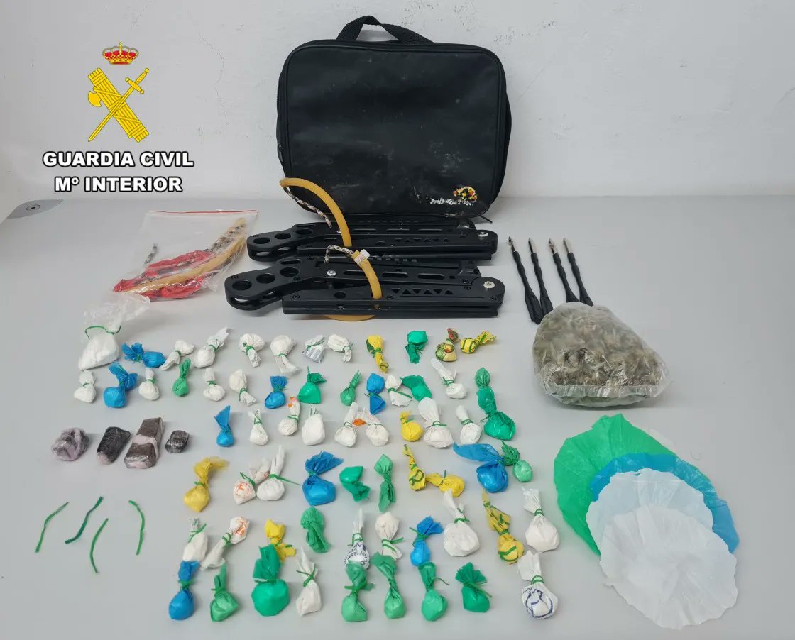 LucodeBordon's tweet photo. La Guardia Civil detiene a una persona por presunto tráfico de drogas en Mas de las Matas. Llevaba cocaína, marihuana y hachís https://t.co/P0gLRsY5IC vía @diariodeteruel https://t.co/7z7C6yRMRM