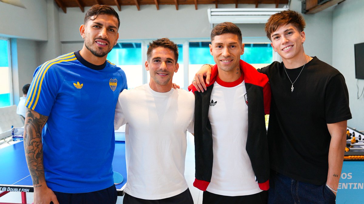 Y ESTE CROSSOVER 🥹 #DisneyPlus

🗞️Luego de la conferencia de prensa previa al Superclásico los HALCONES DORADOS se juntaron con PAREDES Y MONTIEL, donde conversaron sobre su pasión por el fútbol y sobre la última entrega de #O11CE