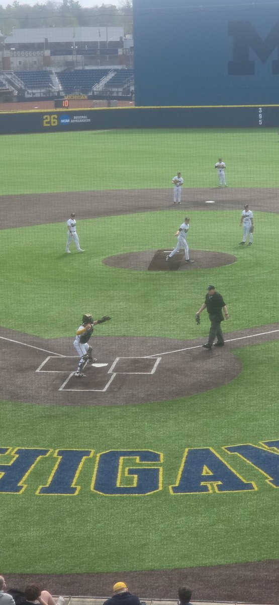 jaxsonkr's tweet photo. Tuesday was fun so we're keeping up live for now. First pitch in about 30 seconds for Michigan Northwestern series opener. #fromthefish https://t.co/Qo3gUL1zsE