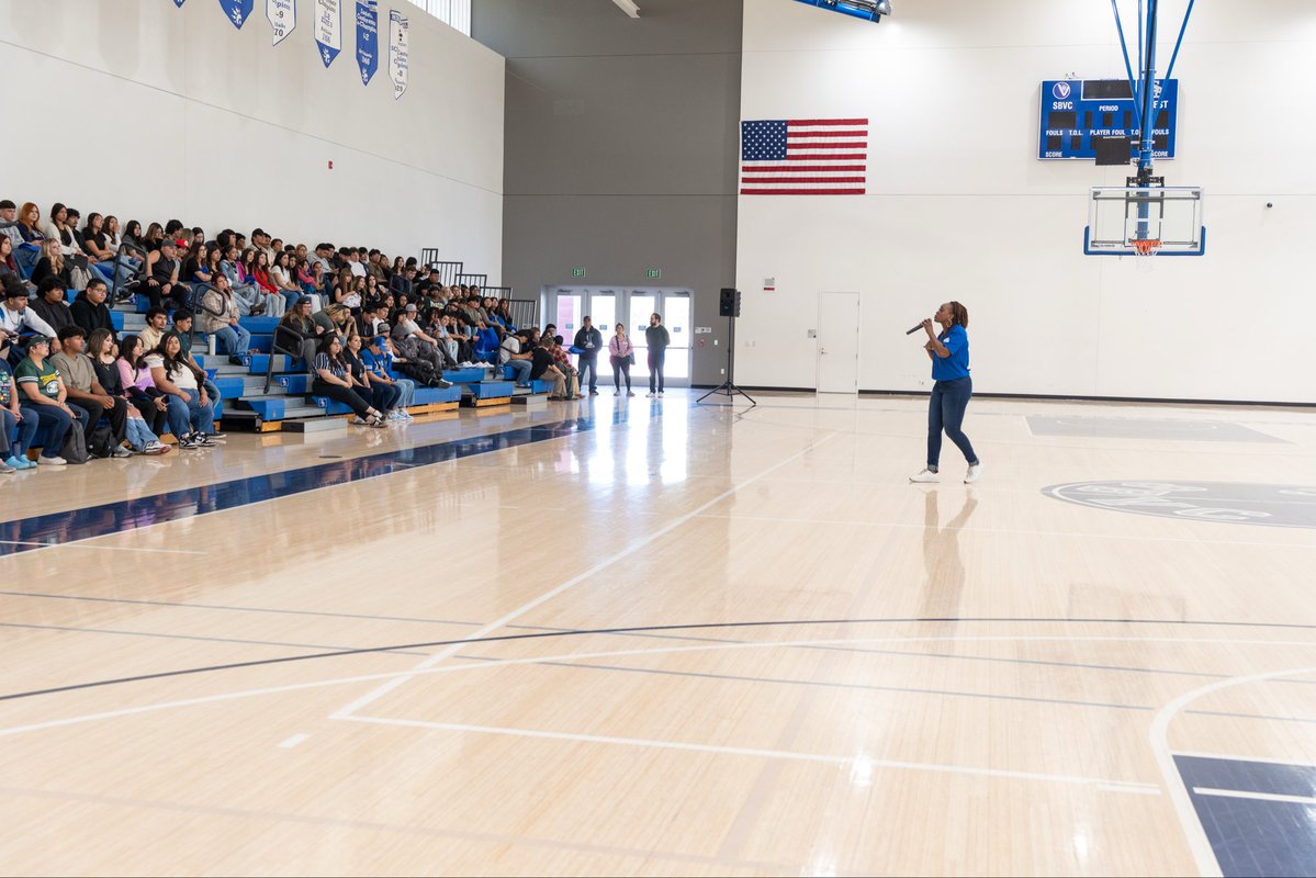 sbvalleycollege's tweet image. Hundreds of high school seniors visited San Bernardino Valley College for Senior Day 2026 to explore programs, tour campus, and connect with resources.

We’re proud to show future Wolverines the opportunities waiting for them at Valley College.

#SBVC100 #SeniorDay #ValleyUp
