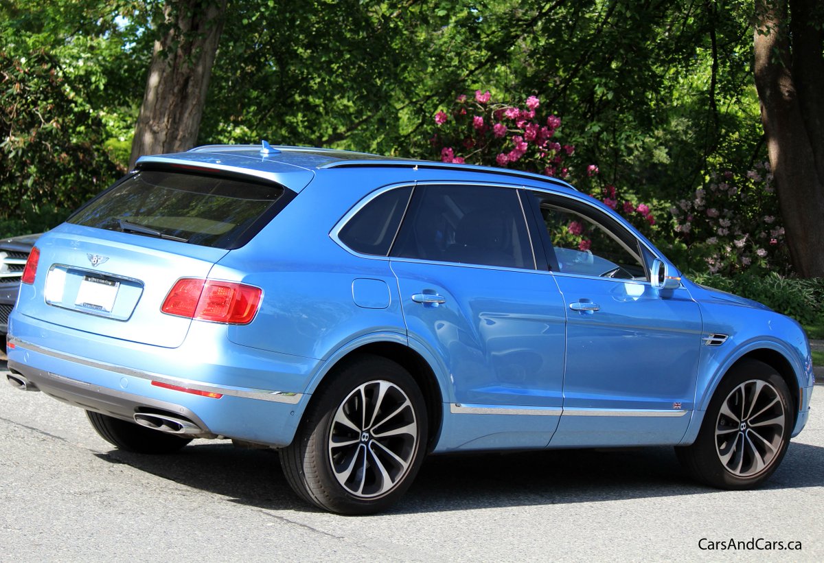 carsandcars_ca's tweet image. Bentley Bentayga

 #Bentley #BritishCar 
 bentley.carsblitz.com