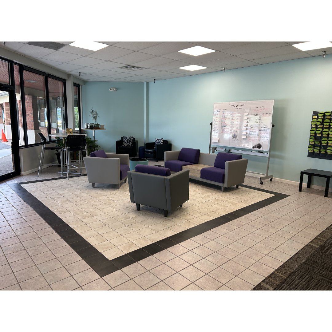 AcademyEyc's tweet image. We’re excited to share that the EYC campus was recently upgraded with new furniture!

We want to thank our families, everyone who donated, and Rick &amp;amp; his team at Office Essentials for their contributions!

#WeAreEYC #EYCAcademy #StudentCentered #LearnYourWay #SmallSchoolBigImpact