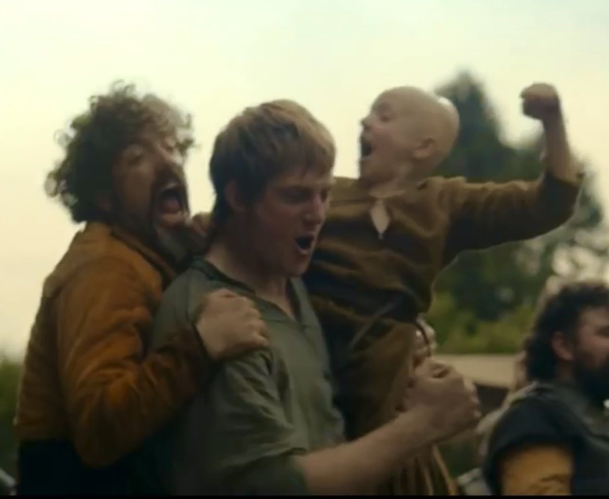 I'M CRYING Lyonel loved this tall cookie so much 😭