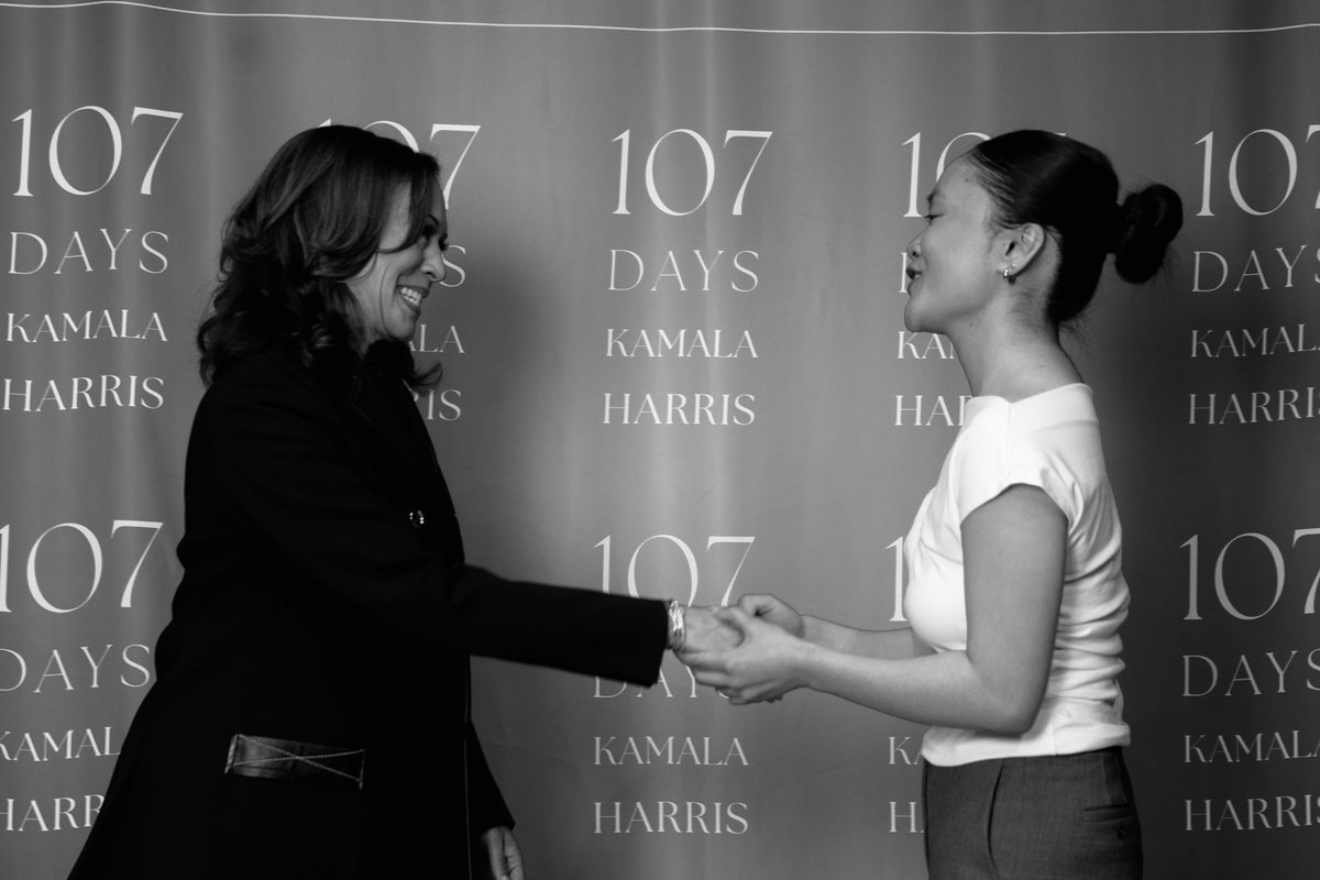 cdnsforkamala's tweet photo. as the 107 days book tour comes to close, it’s brought so much light and hope. i had the honor of meeting kamala twice, toronto in november and oakland in march. can’t wait to see what’s next for her. she’s just getting started. ⭐️ https://t.co/13TyzS2N87