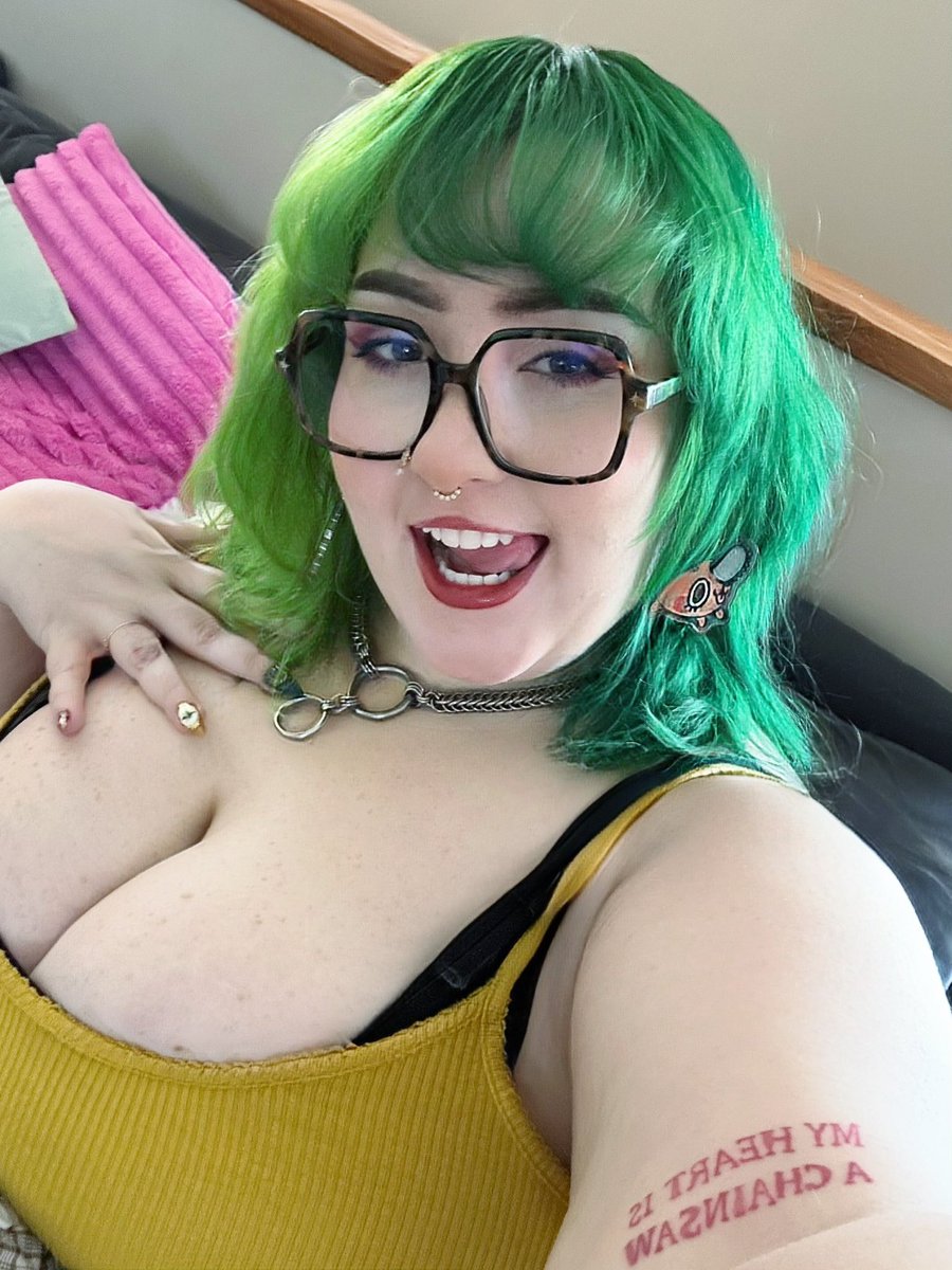 Strawbewbie 🍓 tweet media