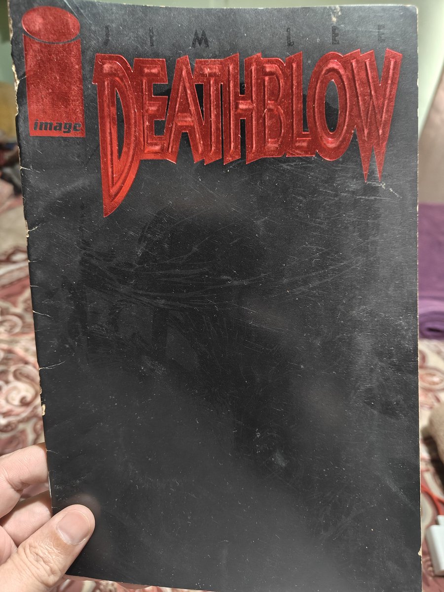 GeorgiBagration's tweet image. Oh, es cierto!
Creo que nunca les había dicho que hubo una época en la que leía cómics también, especialmente de #imagecomics y #darkhorsecomics 
Es más, recordé que aún tengo la primera edición de #deathblow y #darkerimage , en donde debutó el primero.