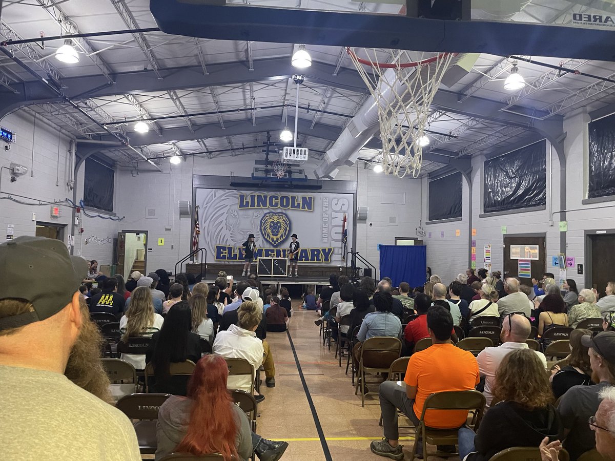 drsefrit's tweet photo. Had a great time at the Open Mic event at Lincoln today! Go Lions! #LotsOfTalent https://t.co/KbJrUXz8C9