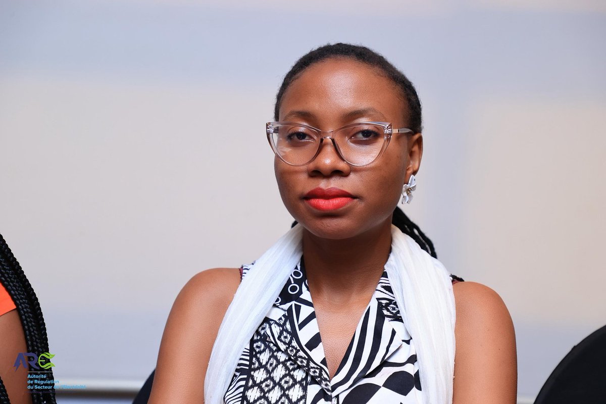 SORAZIZ's tweet image. Hier j'ai organisé un moment d'échange entre quelques jeunes étudiantes en ingénierie de l'unikin et les jeunes femmes ingénieurs de l' @AREDRC1 (@RhusimaneC de l'@anser_rdc nous a rejoint) pour un partage d'expériences sur la transition academie-profession.
#WomenInStem
#iLead