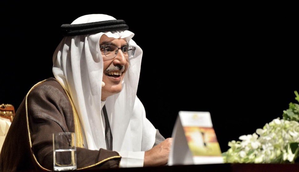 بنلتقي واحضن كفوفك في يدي
واسولف لعينك كيف كانت لهفتي ..