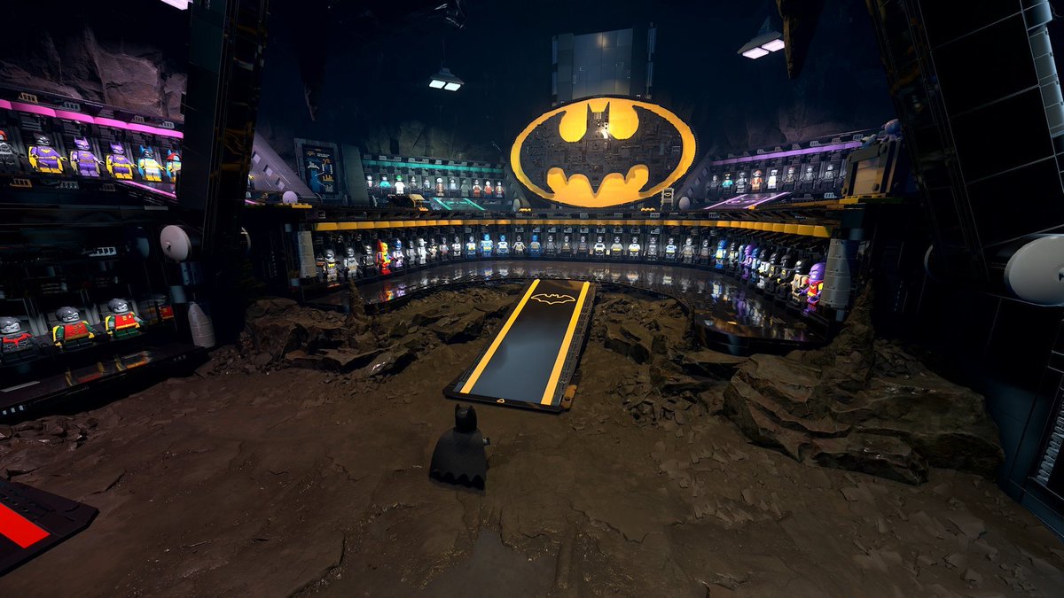 RedTeam023's tweet photo. @LEGOTtNewsI Do you know if we Will we get batsuits beyond the ones displayed here? (Besides First Appearance, TDKR, Beyond, Arkham Knight) https://t.co/IOB1V95wRQ