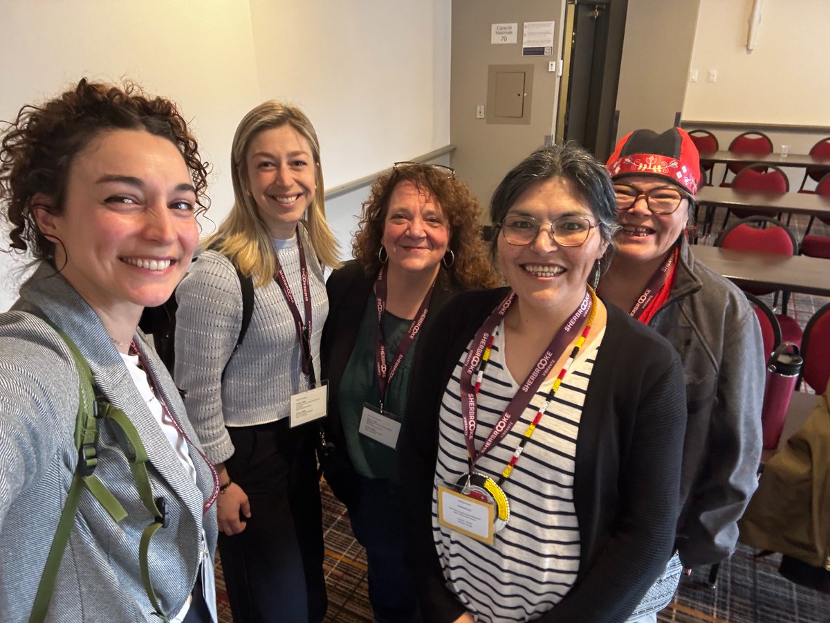 ClubDejeuner's tweet photo. Du 14 au 16 avril, notre collègue Marie Josée Lapratte était sur le terrain à Sherbrooke pour le Sommet national du droit à l’alimentation, aux côtés d’acteurs engagés de partout au Québec.

Organisé par le regroupement des cuisines collectives du Québec, ce rendez-vous a été un véritable espace de réflexion… mais surtout d’action. Pouvoir, accès, qualité, durabilité : des enjeux concrets portés par une volonté commune de faire mieux ensemble.

Elle en revient énergisée, inspirée et avec une conviction solide : chaque enfant mérite un accès concret à une alimentation saine, locale et durable. Et cela, se construit dès maintenant, dans nos écoles et dans nos communautés.

Parce que nourrir, ce n’est pas seulement remplir une assiette. C’est soutenir le développement, la réussite et le plein potentiel de nos sociétés.